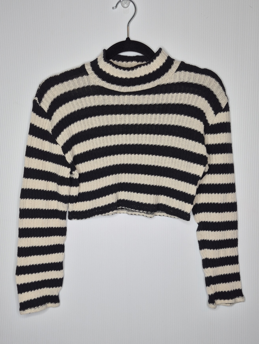 Zara Black and Cream Striped Cropped Mock Neck Sweater Size Medium